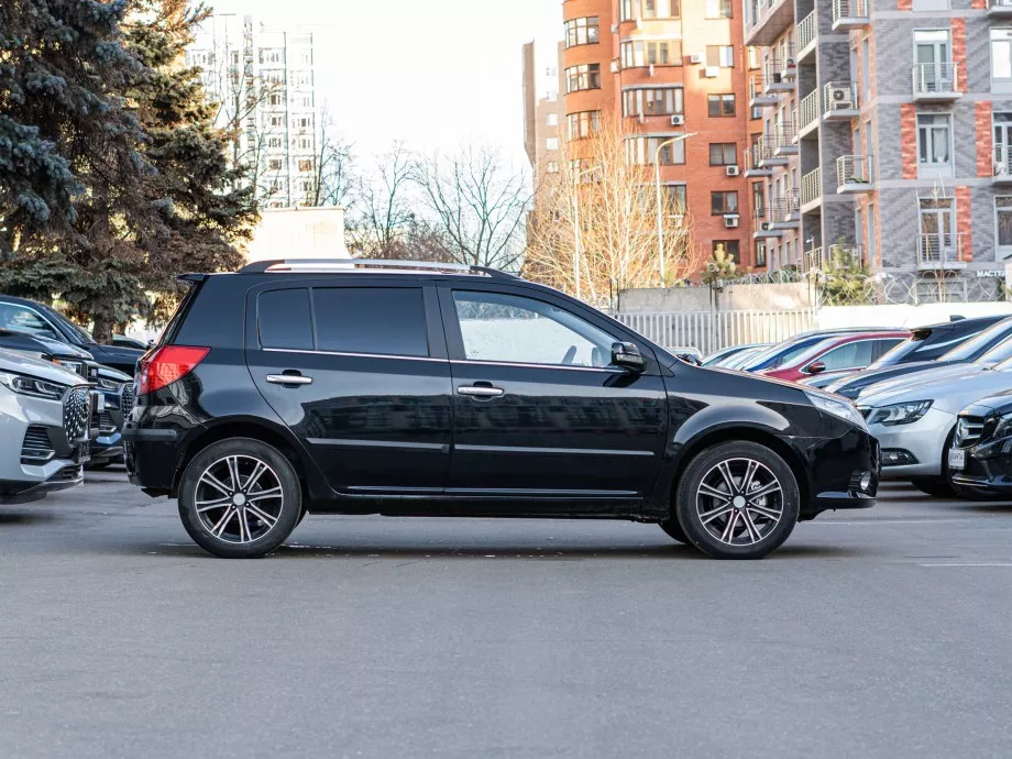 Geely MK Cross 2012