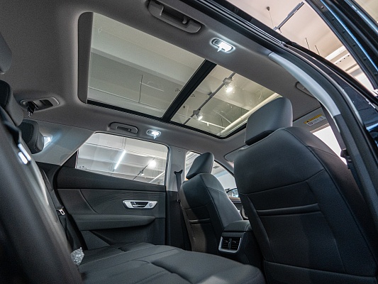Dongfeng Huge Executive 1.5 AMT Black