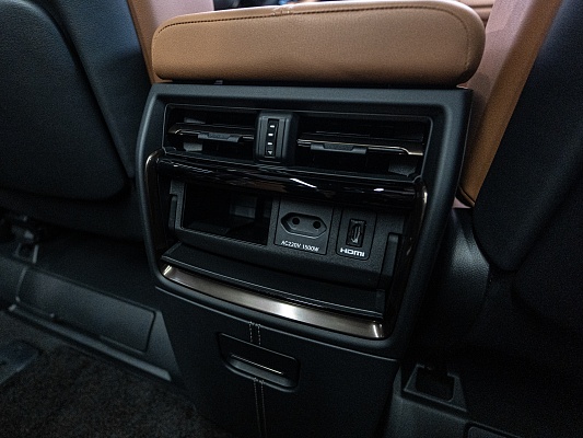 Toyota Alphard HEV 2.5h CVT Black