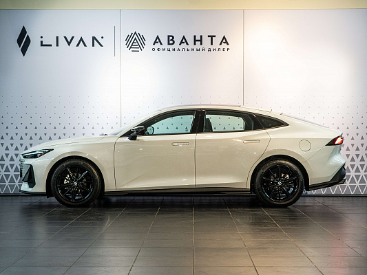Changan UNI-V LX 1.5 AMT White 1
