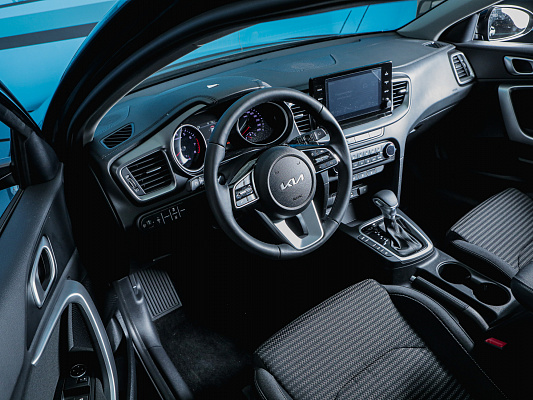 kia ceed sw 2022 black luxe