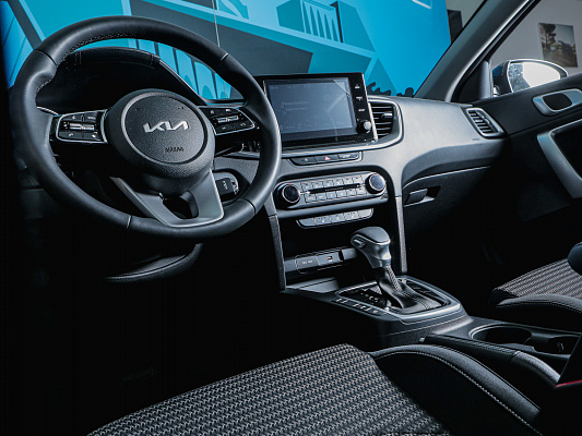 kia ceed sw 2022 black luxe