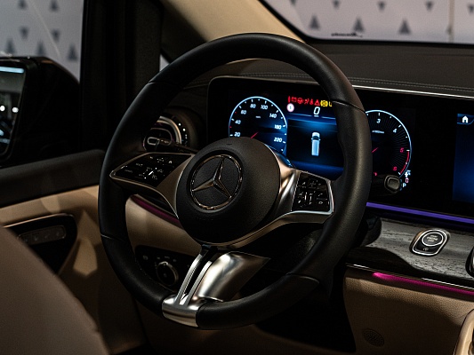 Mercedes-Benz V-class Avantgarde 2.0 AT Black